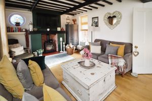 HIGH STREET- click for photo gallery